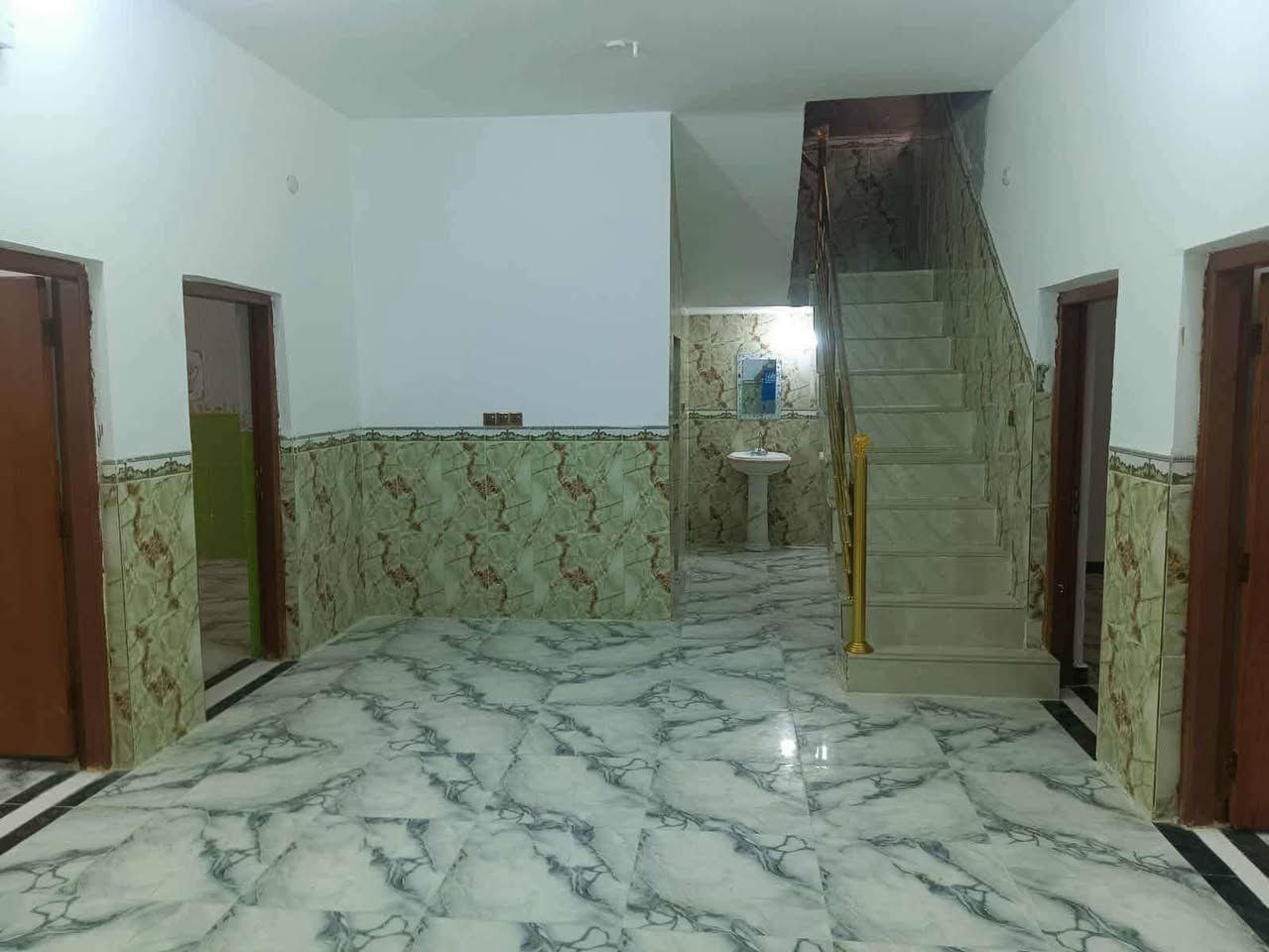 دار للبيع 200 متر
العنوان حي الحكيم خلف اسواق علي الامير
للإستفسار الاتصال
***********
