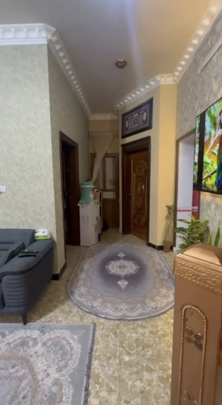 السلام عليكم                                                                     منزل للبيع في ياسين خريبط 200م طابق ونص في الزون الثاني خلف مجمع سبع سنابل للاستفسار الاتصال على هذا الرقم ***********
