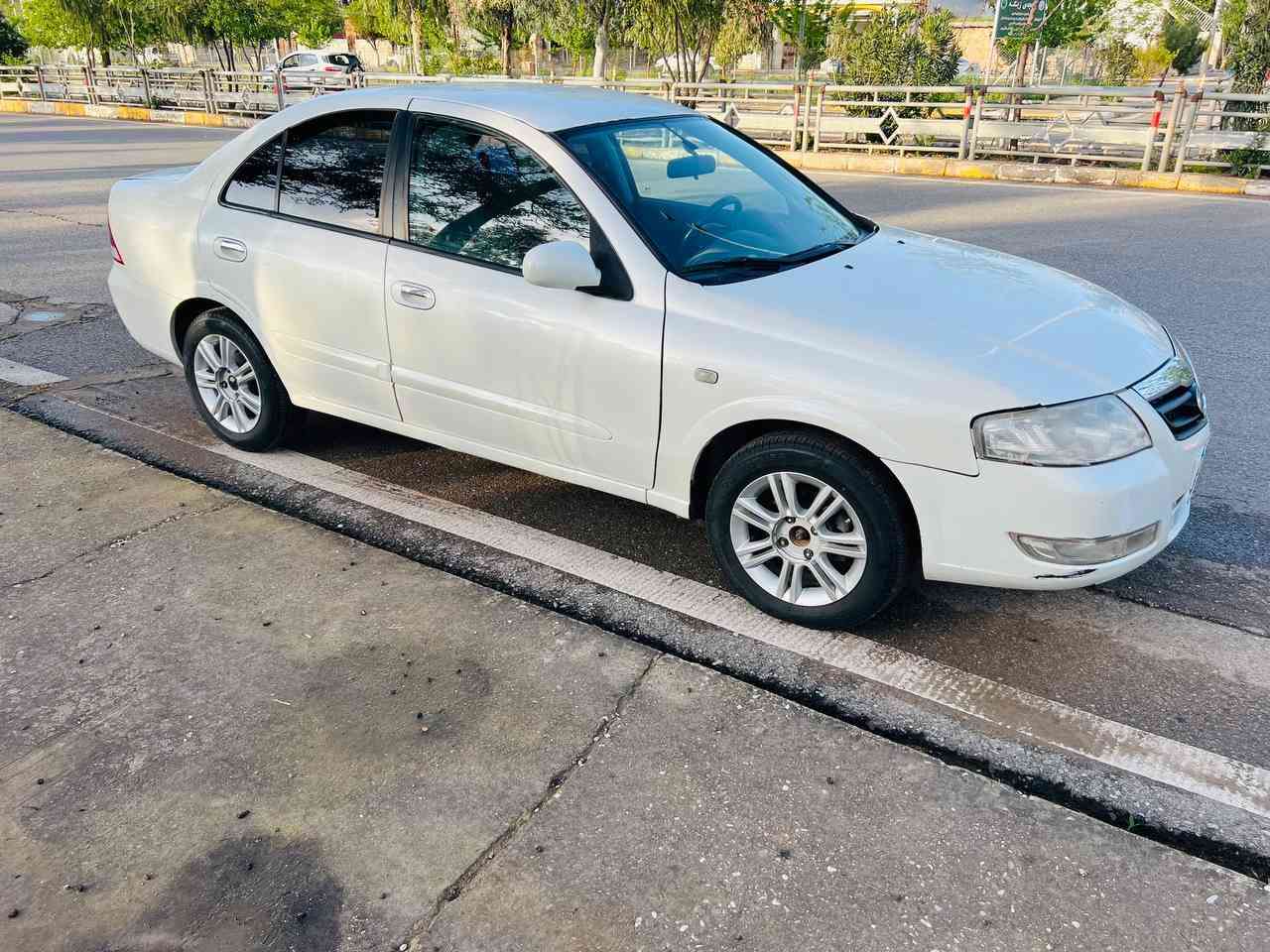 سەنی سامسۆنگ 2007..45گەڵا
کۆدی بۆ نەکراوە بێ کۆدە
ئاوێنە شەفت و هیتەر 
سوکان ڤۆلیۆم ..کۆنتڕۆڵ
چوار تایەی تازە
تەبرید لەمس..تبرید سارد و گەرم بەشەرت
گێڕ و مەکینە و سەقف و گەڤەر گۆڕاو بەشەرت
تەقە و ڕەقەی نییە مەسرەف کراوە
125هەزار ڕۆشتوە ..پێشەوەی دەعمێکی هەیە
موشتەریت تەلەفون بکە جوابی کۆمنت نادەمەوە
(***********)  ڤایبەر و وەتس ئەپ
