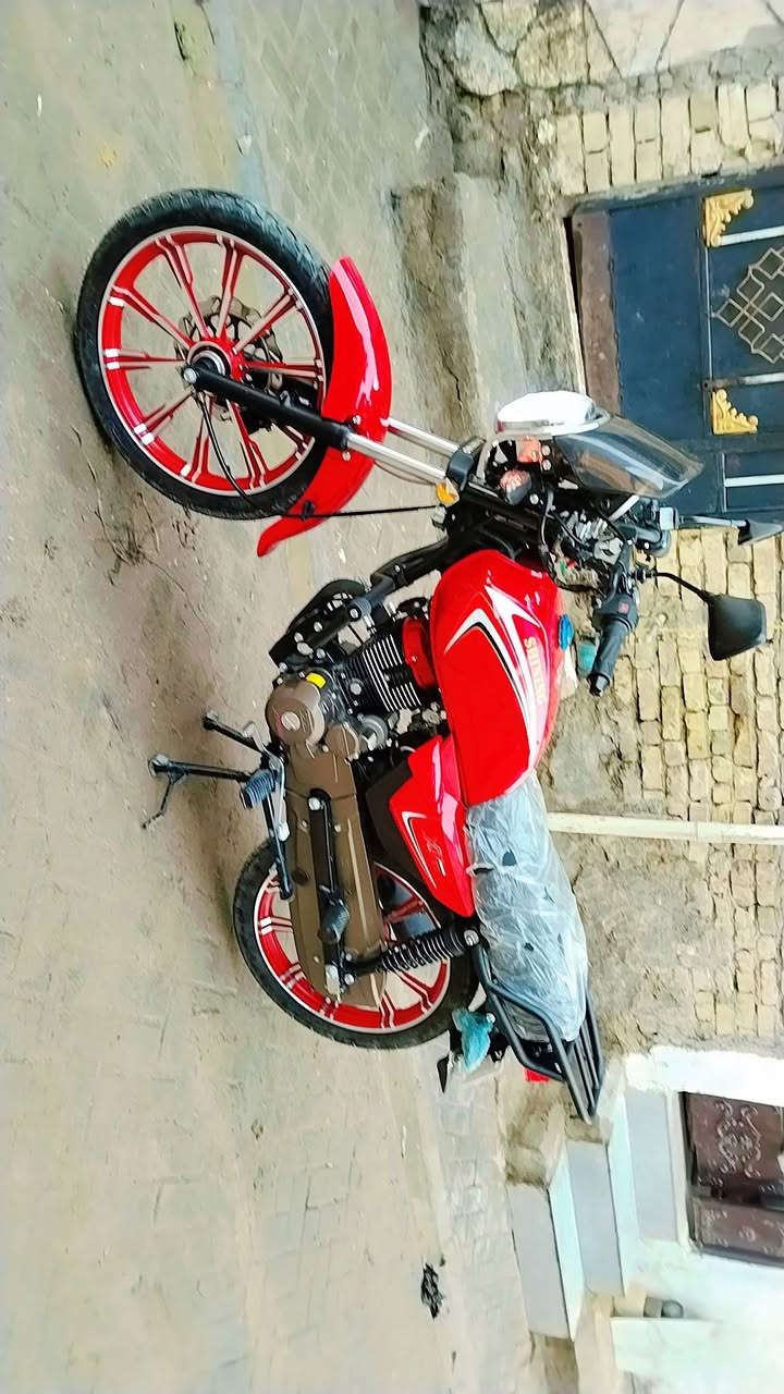 دراجة شاينك للبيع أوراق اصولي بوجهك ترقم قبل ٢٠ يوم اخذتها من معرض النور بعدها بجيس الشركة ودهن الشركة بس صار عندي ضرف واريد ابيعها الدراجة اذا مو احلى من الصور انطيك فوك فلوسها فلوس السعر مليون و٤٠٠ مكاني بغداد مدينة الصدر ***********
