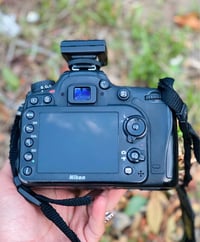 نيكون ٧٢٠٠ • عدسة ١٨-١٤٠ • قفل ناصرية