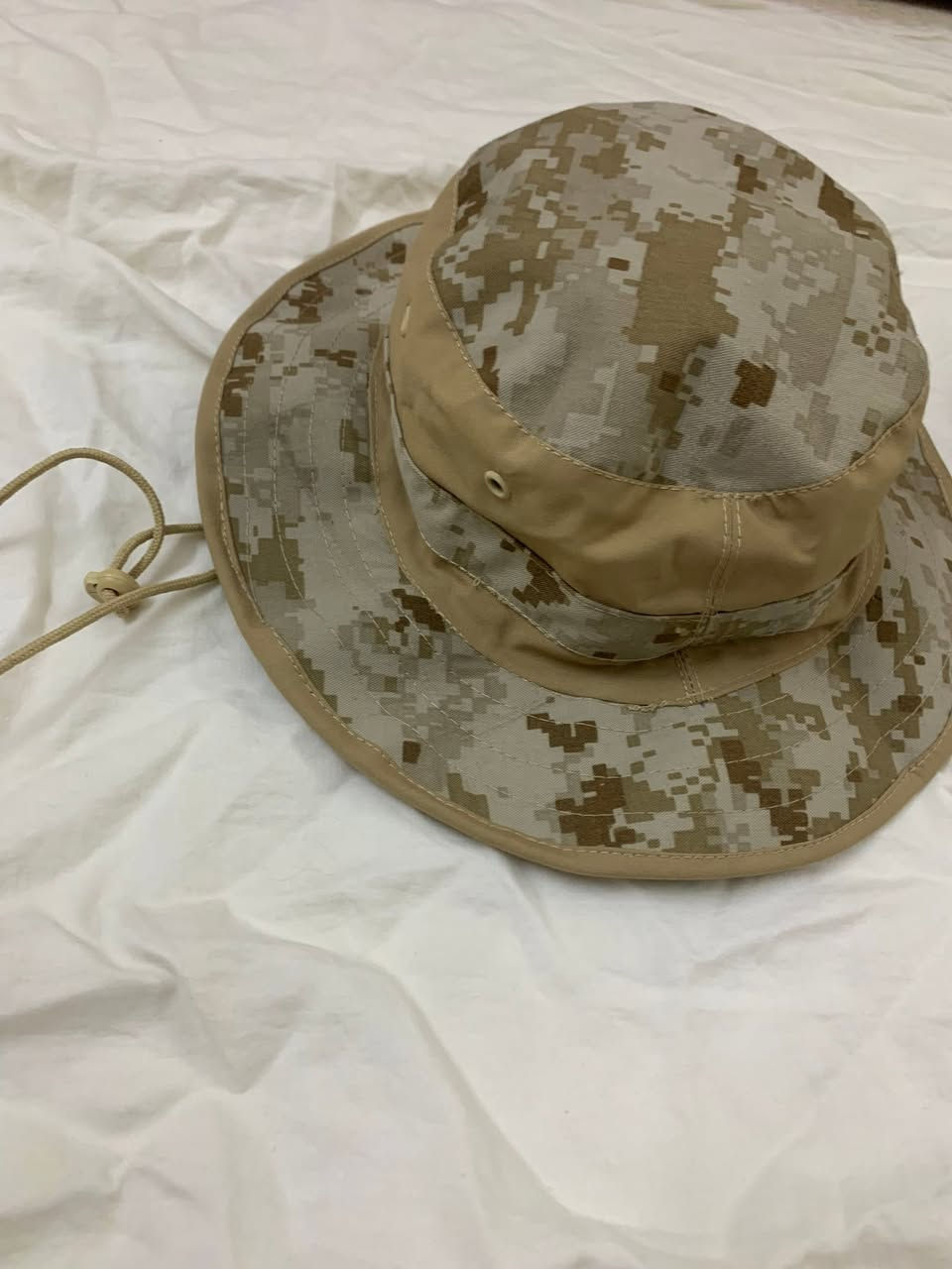 Des chapeaus tactique berwilé 
État neuf taille standar 
22810149


**إذا كنت صاحب هذا الإعلان وتريد حذفه لأي سبب، رجاءا أرسل رسالة إلى الدعم الفني**
