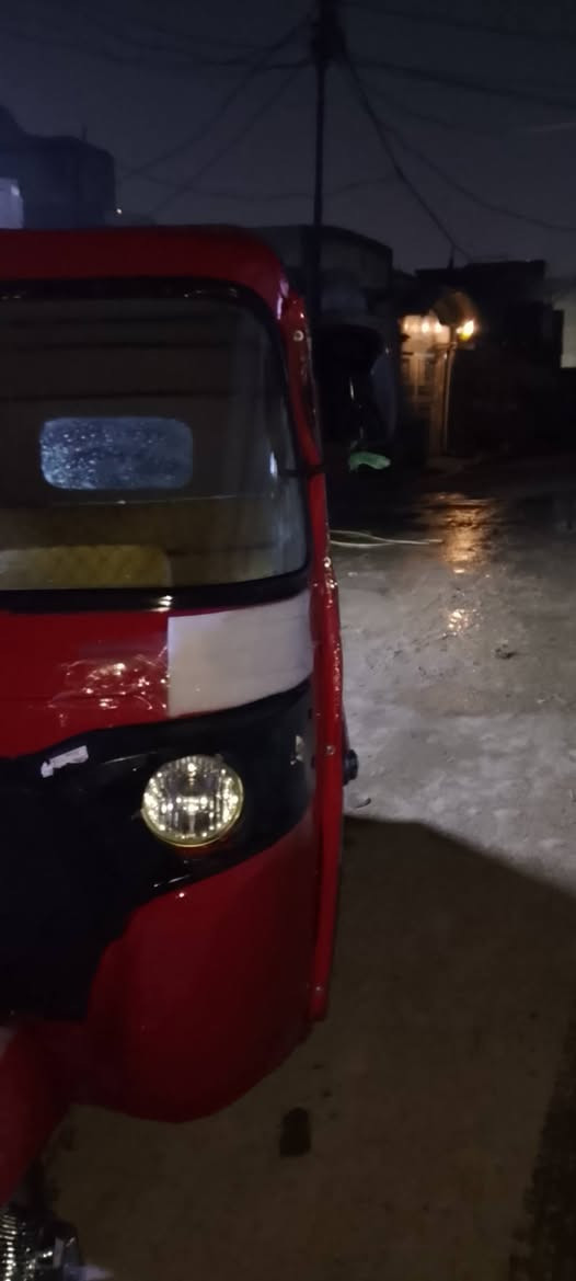 سلام عليكم تكتك للبيع مديل 17 تكتك خير من اللة معمرة عام تكتك جاهزة للشغل اوراق المصطفى السعر 3300 العنوان بغداد الفضيلية الرقم ***********
