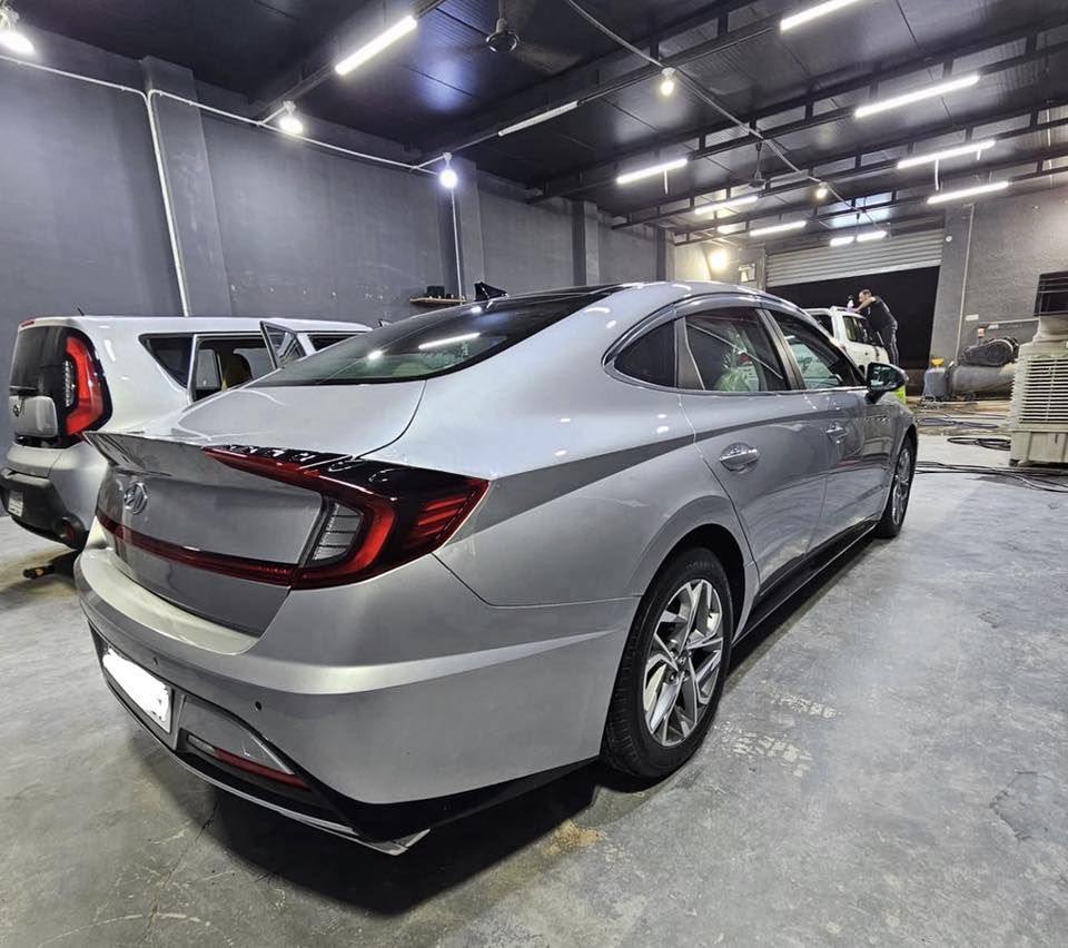 🔹 الموديل: 2020 (شكل 2023)
🔹 اللون: سلڤر 

🔹 رقم: اربيل 

🔹 الممشى:  47 mile

🔹 المحرك: 2500cc تنفس طبيعي

🔹 الحالة: بدون ايربكات –سليمة بالكامل

🔹 الضرر: فقط تبديل دعاميه خلفيه مع تصليح الجنطه والجاملغ الخلفي بارد صور الضرر مرفقة مع النشر

📞 للاستفسار: الاتصال او على( الواتساب) *********** 

📍مكان السيارة: ميسان   

━━━━━━━━━━━━━━━

🔻  اهم المواصفات 🔻

✅ سقف بانوراما

✅ بصمة تشغيل + بصمة أبواب لمس + بصمة فتح صندوق

✅ تشغيل عن بُعد + إشارة ترحيب

✅ 4 رادارات (نقطة عمياء)

✅ تحديد مسار + أوتو بريك

✅ قيادة شبه ذاتية + توقف ذاتي

✅ مقاعد كهرباء مع تدفئة

✅ شاشة ديجيتال (دشبورد إلكتروني)

✅ تبريد قطعتين + مناخ منفصل

✅ شحن وايرلس + 3 مخارج USB

✅ هاند بريك دگمة + Auto Hold

✅ 4 وضعيات قيادة + كير دگم

✅ أضوية لايتات LED + لد نهاري + بگ لايت LED

✅ شاشة Apple CarPlay

✅ تحكم كامل بالستيرن

✅ شاشة تنبية  للاعطال

✅ فل حساسات ضغط اطارات

  وبعد بيها مواصفات 

السعر 185وبيه مجال للشراي
