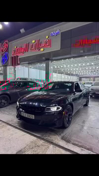 دوج جارجر sxt  موديل 23  مواصفات:   ويل عشرين  حساس خلفي   كامره خلفيه...