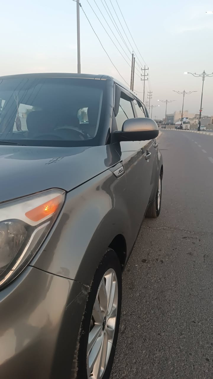 للبيع كيا صول موديل 2018 ضررها جنطة مصبوغة حزام اثر جراد تبريد ثلج صدر تايرات جديد تحكم ستيرن سنوية جديدة كهربائيات كاملة السعر 107 وبيها مجال حك الجية للاستفسار ***********
