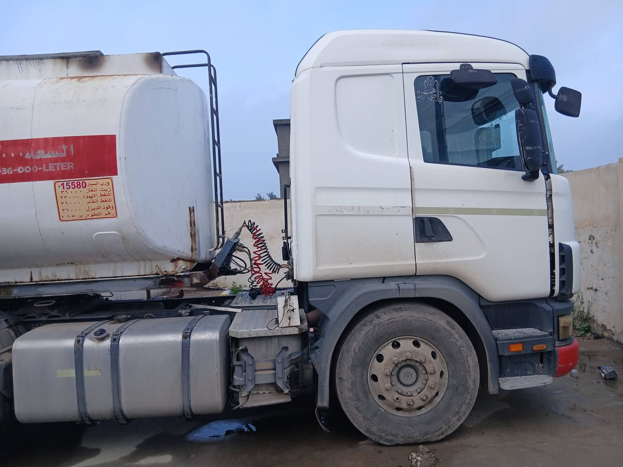 سكانيه البيع ٢٠٠٤ كامله تخم تاير مكينه وكير خير من الله سعر ١٨٠$ ***********
