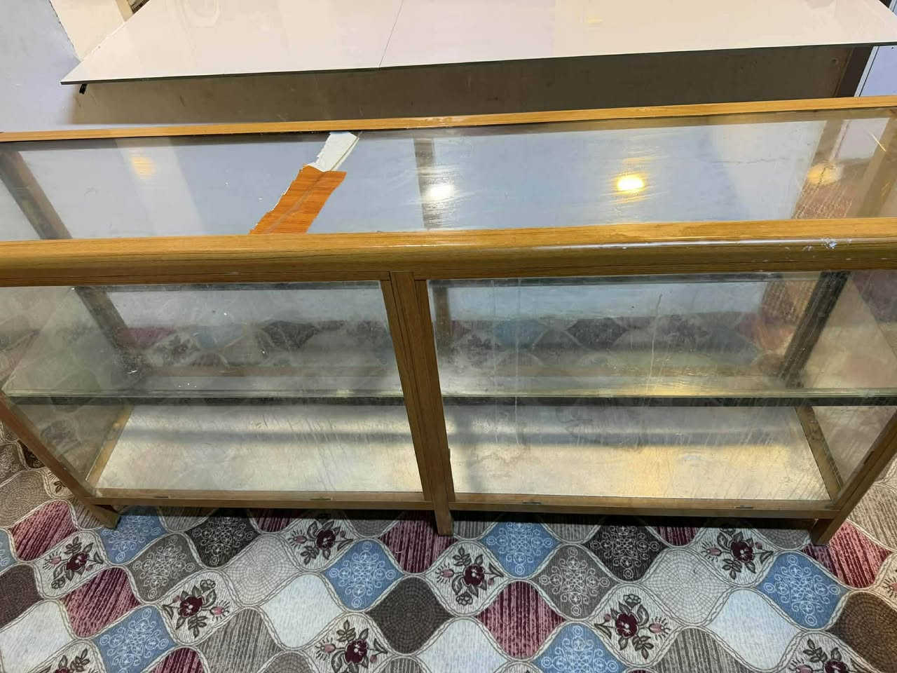 ميز للبيع ٢ 
سعر ٩٠ وبيهن مجال
حله طهمازيه
***********
