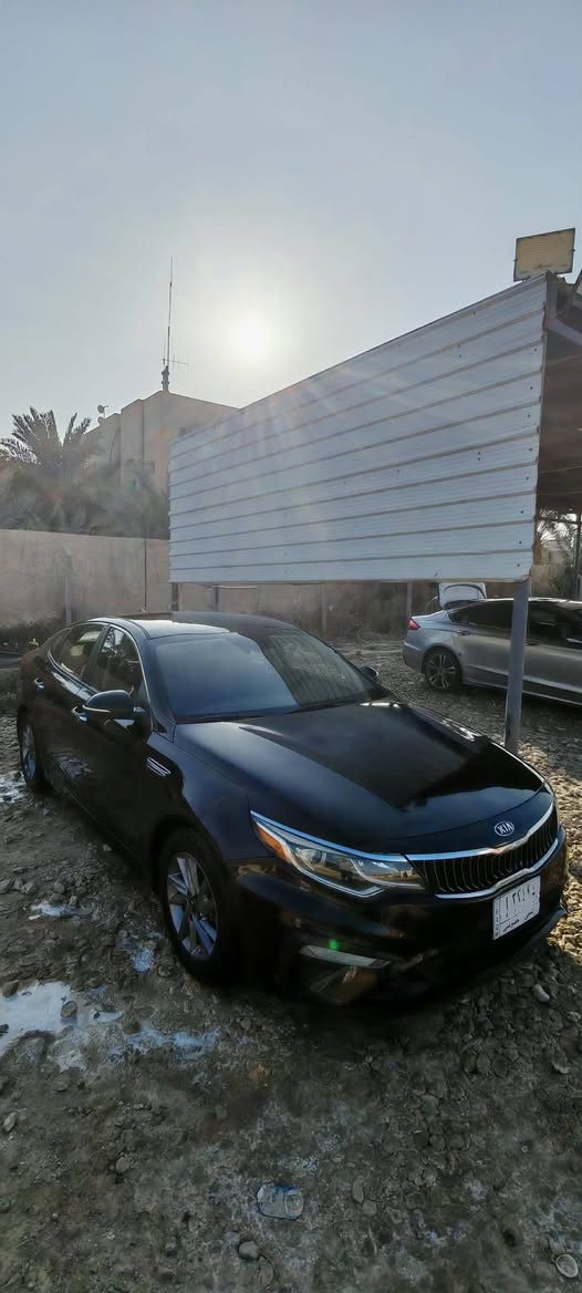 اوبتيما للبيع موديل 2020 ماشية 60الف بعدهي كارتون بيها تبديل جاملخ وبنيد ضربتها مو قوية السيارة كير محرك تبريد حدادية شرط والسيارة كلش حلوة سعرها 122قفل مكانها السماوة رقمي ***********
