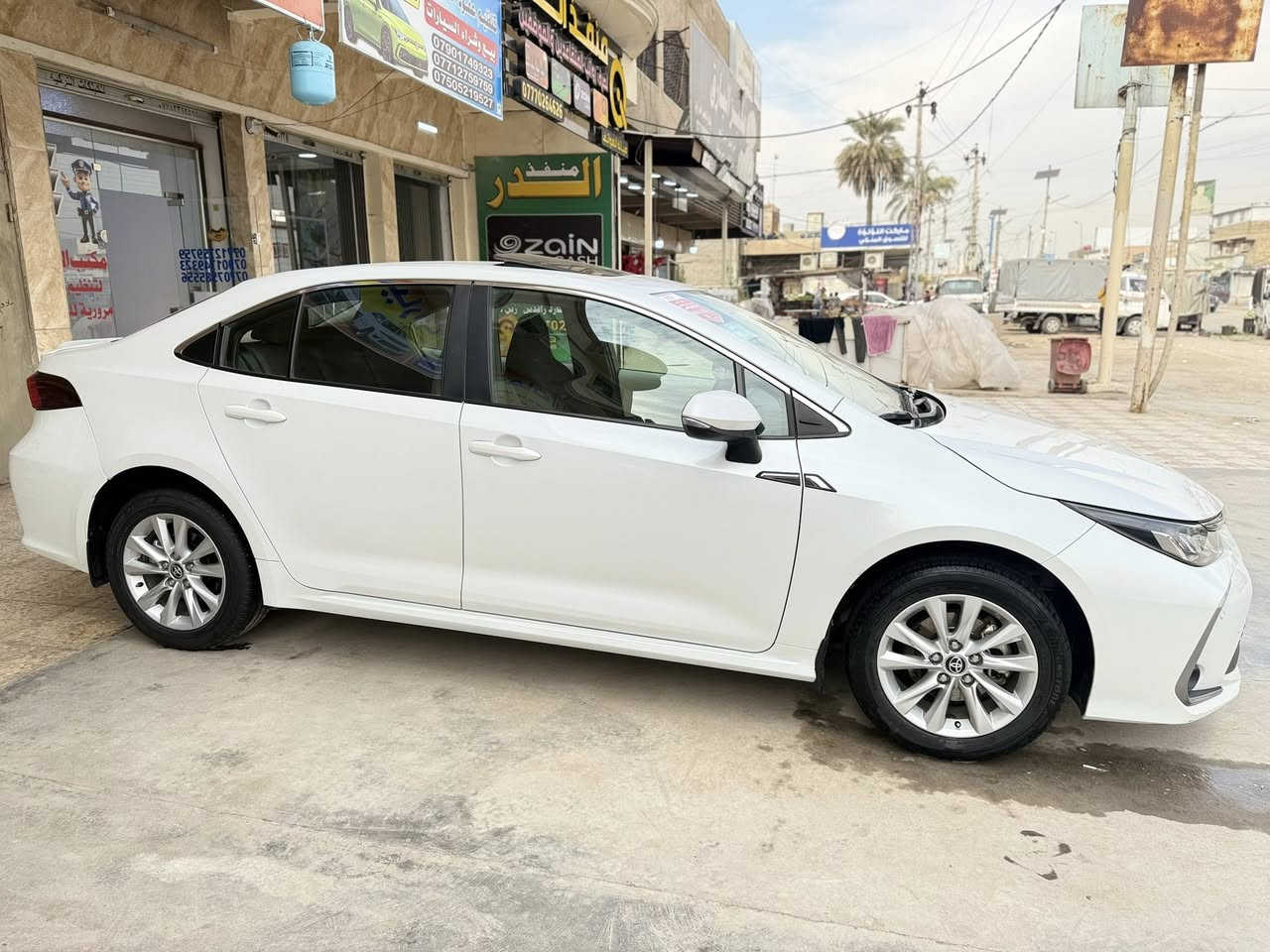 السلام عليكم كورلا ساز SAS مكفولة    رقم اربيل 
موديل 2024  فووول مواصفات 
فتحة وبصمة وشاشة 
وحساس امامي حاس خلفي 
دخول ذكي السيارة ضمان شركة ساز 
ماشية 50 الف السيارة 
هزة وسنوية كلة جديد باسمي   
ملاحضة السيارة بيه فقط دعامية خلفية صبغ 
والسونار بل صور كلشي واضح 
السعررر183 وبيه مجال
اتصال ***********  مكاني بغداد الدورة
