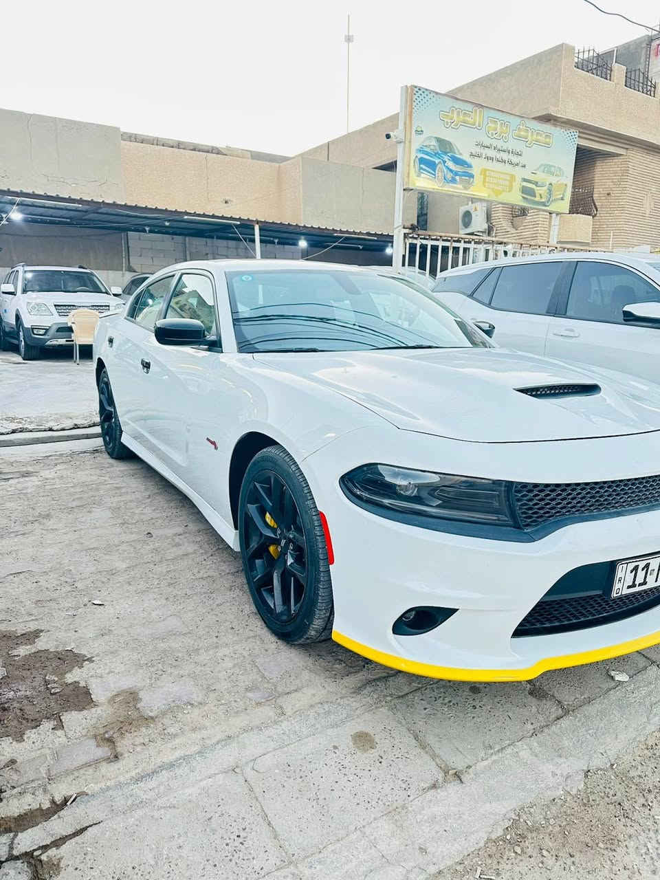 #ماشاءاللــّٰـــــه
🚩 دوج چاجر 
مديل2023
اللون: أبيض
المواصفات:
HEMI لتر 5.7 سعة V8 محرك •
• كير + مكينه بلادي
• لد اوركل
• شاشة كبيره اخر تحديث
• مثبت سرعة
• تايرات جدد
•كزوز بلادي 
• باتري جديد 
• رقم السياره بغداد
• بأسمي تريد تحويل او وكالة
• هزه جديده سنويه جديده
• حجر البيئه موجود بيها
• ⁠الضرر جاملغ والبنيد 
الحالة:
• استخدام شخصي
• نظيفة جداً من الداخل والخارج
•  ماشية 16الف  موقع سماوه 

🚩 معرض برج العرب لتجارة السيارات 
لاتصال واتس***********
