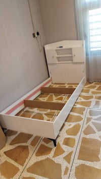 سرير • أثاث • للبيع