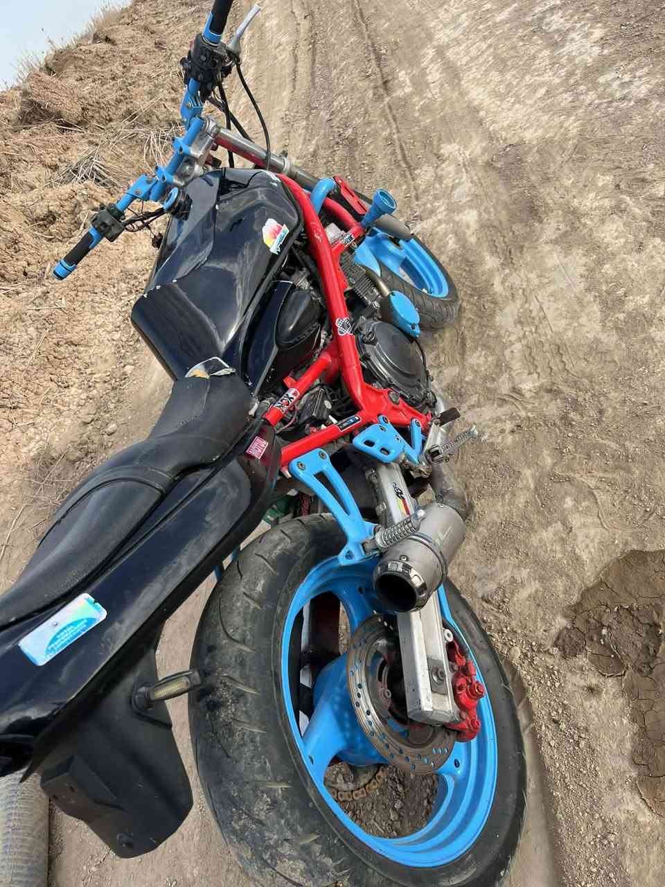 ***********سلام عليكم دراجه بطح ربع كرستال شغاله متحتاج اي شي فصله سعرها750وبيها مجال حك الجيه

