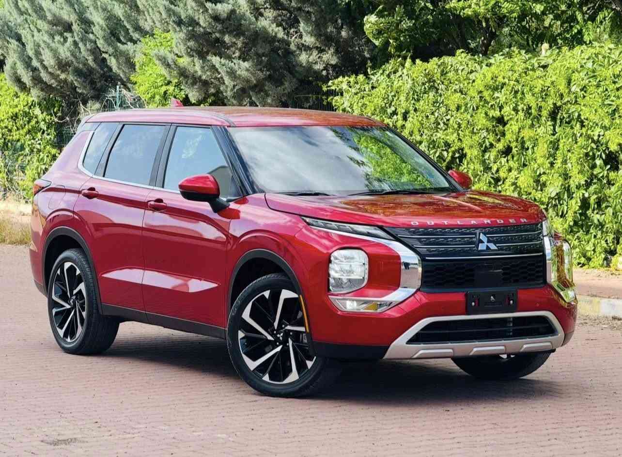Mitsubishi Outlander, SE
💥ميتسوبيشي اوتلاندر 💥فول ماعدا فتحة 
موديل 2024
*ادوات وصنع ياباني اصلي
*محرك 4 سلندر 2500 
ماشية  16  الف ميل
*مقاعد 7 راكب💺
بدون صبغ  بدون تبديل فقط صندوق تعديل بارد بدون صبغ  بدون دواخل و بدون ارباك
*ايرباكات كل سليمه بلادي 100%100

*سعر 194 $ ورقة 💵بدون رقم ( تترقم شمالي )
العنوان  عقره 
رقم تلفون و واتساب ☎️
***********

المواصفات SE ♻️ فول ماعدا فتحة
*بصمة
* فورويل 4*4
* 4 كاميرات 360 درجه 
*تبريد قطعيتن امامي وخلفي
*صندوق شفت كهربائي
*لايت بخاخ 🚿
*ابواب بصمة
*بريك بصمة
*كشنات كهربايي و هيتر 
*مراية اشارة ورادار وكامره
*ويل كروم
*تحكمات استيرن
*اضاءات زيون كامل امامي وخلفي
*حساسات امامي خلفي
*رادار مانع تصادم امامي 
*دخول ذكي بصمة 
*تحكمات ستيرن جهتين 
*كروس سرعة
*كير شفتات خلف الستيرن 
*وضعيات قيادة  7
*هاند بريك بصمة 
*نظام اوتو هولد 
*نظام مانع الانزلاق 
رقم الشاصي داخل المنشور
