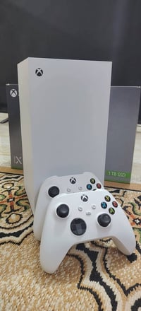 سيريس اكس ديجتال واحد تيرا  الملحقات : جوستكات اثنين اصليات +حساب كيم ...