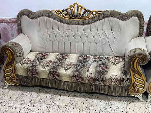 السلام عليكم طخم ملكي للبيع سعره 250وبي مجال شراي يتصل*********** ويدلل
