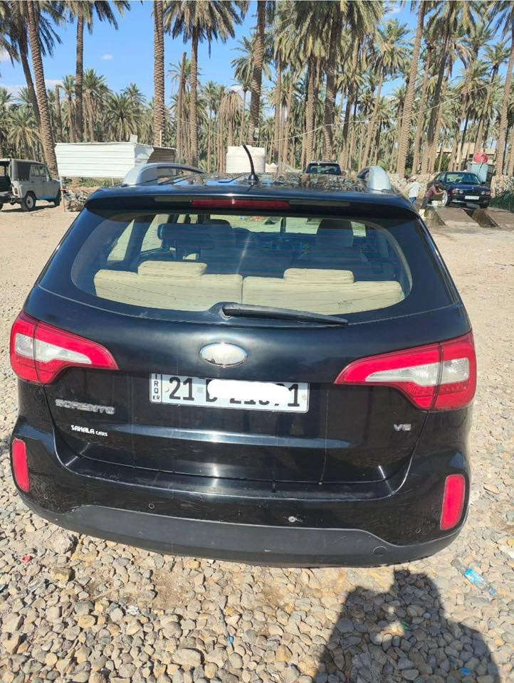 سورنتو 2013شكل 2015 رقمهة سليمانية بأسمي
ستة سلندر 3،6
وارد خليجي  
بيها بارد بلباب الخلفي من جهة الصدر موضح بالسونار 
لون اسود 
سبعة راكب 
حساسات امامية وخلفي 
كامرة خلفية 
مري شفط 
كشن سائق كهربائي 
بردات خلفية بلادية 
اشاير بلمري 
تحكم ستيرن جهتين 
للاستفسار ***********
