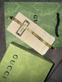 سوار • Gucci • مع العلبة