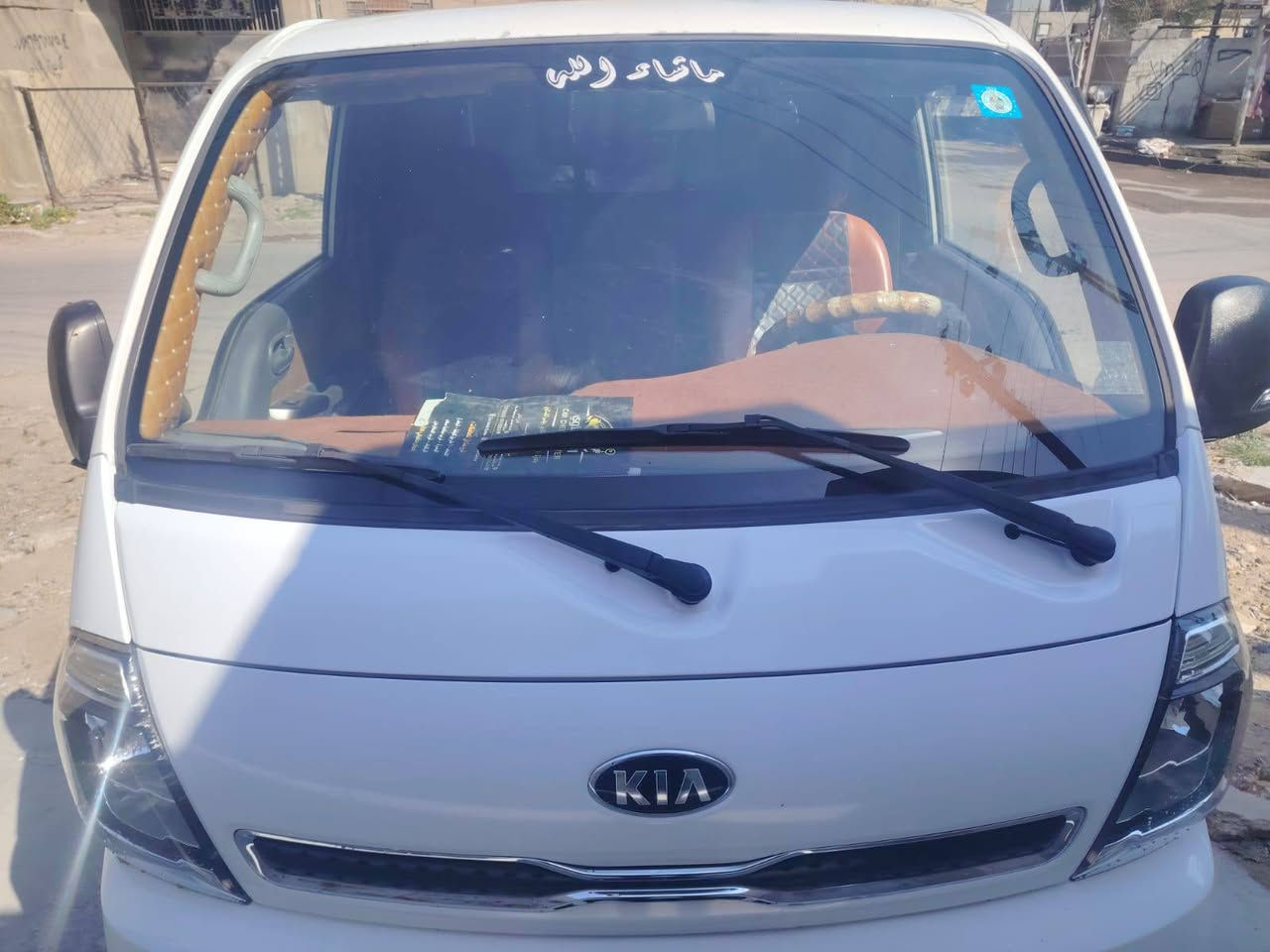 بغداد بوب الشام 
سيارة كيا حمل موديل 2020سيارة مكفولة كفالة عامة باسمي تحويل ثاني يوم رقم انكليزي السيارة ماشية 80الف حلوة ونضيفة السيارة وخير من الله العنوان بغداد بوب الشام 
السعر 132وبيه مجال بسيط 
رقم تلفوني واتساب ***********
