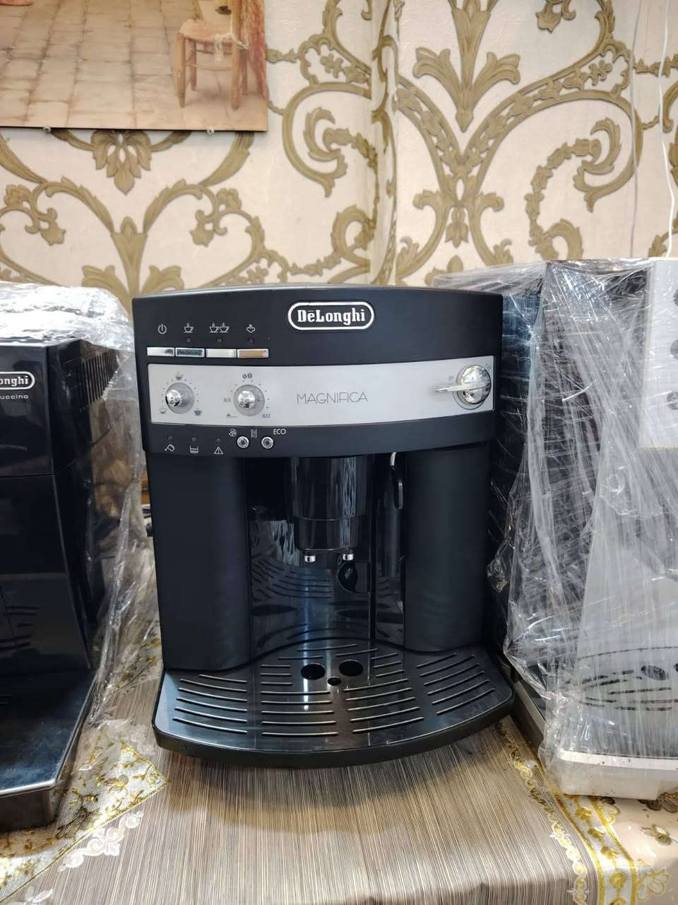 مكينة قهوة اوتوماتيك دولنجي مكنفيكا سعر250 الف وتوصيل مجاني.. ***********
