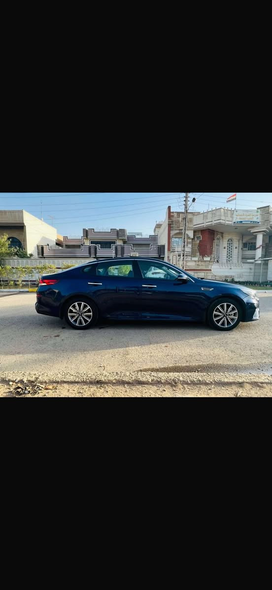 }
🚗 للبيع كيا أوبتيما EX موديل 2019 🚗

✨ لون أزرق ملكي مميز وجذاب
✨ محرك 1.6 تيربو يجمع بين القوة والاقتصادية بالوقود

🔹 المواصفات والتجهيزات:
✔️ بصمة تشغيل ودخول ذكي  
✔️ سقف بانوراما  
✔️ مقاعد جلد كهربائية  
✔️ تبريد وتدفئة للمقاعد  
✔️ شاشة كبيرة مع كاميرا خلفية  
✔️ حساسات أمامية وخلفية  
✔️ لايتات LED ذكية  
✔️ تحكم كامل من الستيرن  
✔️ نظام مراقبة النقطة العمياء (Blind Spot)  
✔️ رادار مانع اصطدام  
✔️ ويل كب رياضي قياس 18 إنج  
✔️ أكزوزات خلفية مزدوجة بمظهر رياضي مميز

🔹 حالة السيارة:
✅ السيارة كاملة مكملة ونظيفة جدًا  
✅ محافظة عليها بشكل ممتاز واستخدام شخصي  
✅ صور الحادث موضحة بكل شفافية، والضرر كان كما ظاهر بالصور فقط لا غير  
✅ السنوية سارية وباسمي مباشرة  
✅ جاهزة للفحص والمعاينة

💰 السعر: 145

📞 للتواصل:
773 804 0510

🔥 سيارة بمواصفات عالية، شكل رياضي، تجهيزات كاملة، ومحرك تيربو اقتصادي وقوي. فرصة ممتازة لمن يبحث عن سيارة نظيفة ومريحة وجاهزة للاستخدام


**إذا كنت صاحب هذا الإعلان وتريد حذفه لأي سبب، رجاءا أرسل رسالة إلى الدعم الفني**