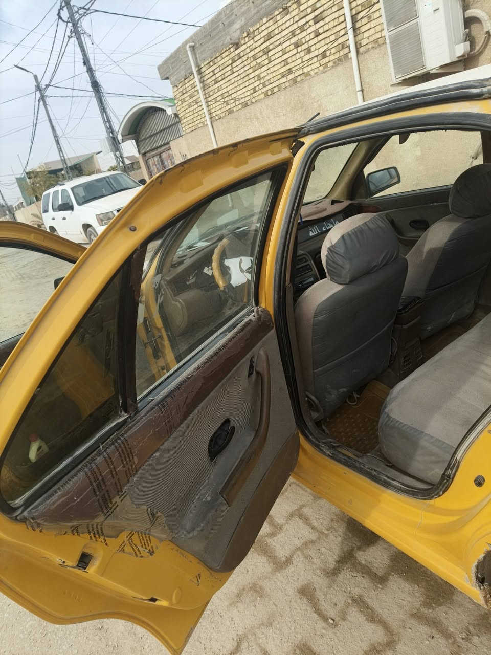 السلام عليكم إخوان سمند للبيع موديل 2011 رقم بغداد السياره جاهزة  السعر (20)  وبيها مجال الاستفسار أكثر أتصل على الرقم ***********          مكان السياره نجف عباسية   إخوان إني مكلف بنشر مكلف
