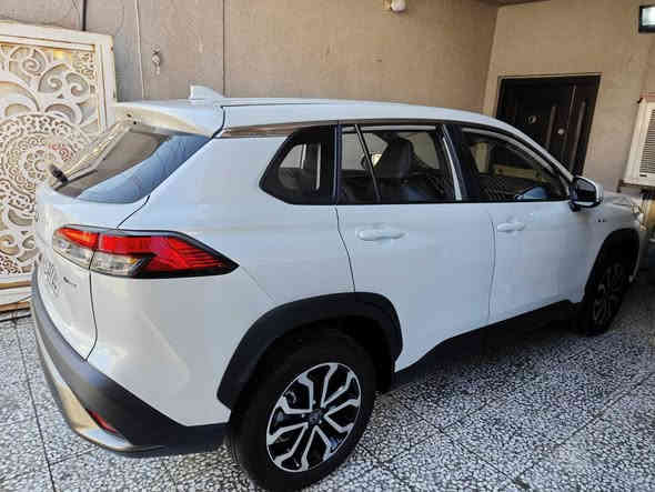 تحيه طيبه
تويوتا فرونتلاندر S  اس 
 2025 
هايبرد 
ماشيه 2000 فقط 
بعده زيرو بمعنى الكلمه 
المواصفات الي يرد يقراهن 
كشن كهرباء 
- بصمه 
- فتحه سقف 
- لايت خمس عدسات 
- بك لايت ليد 
- شاشه مع كامرا دواره 
- مانع انزلاق 
- رادار امامي 
- تحديد مسار 
- تنبيه مغادره المسار 
- السعر 27.3000د.ع
- للاتصال ***********
-
