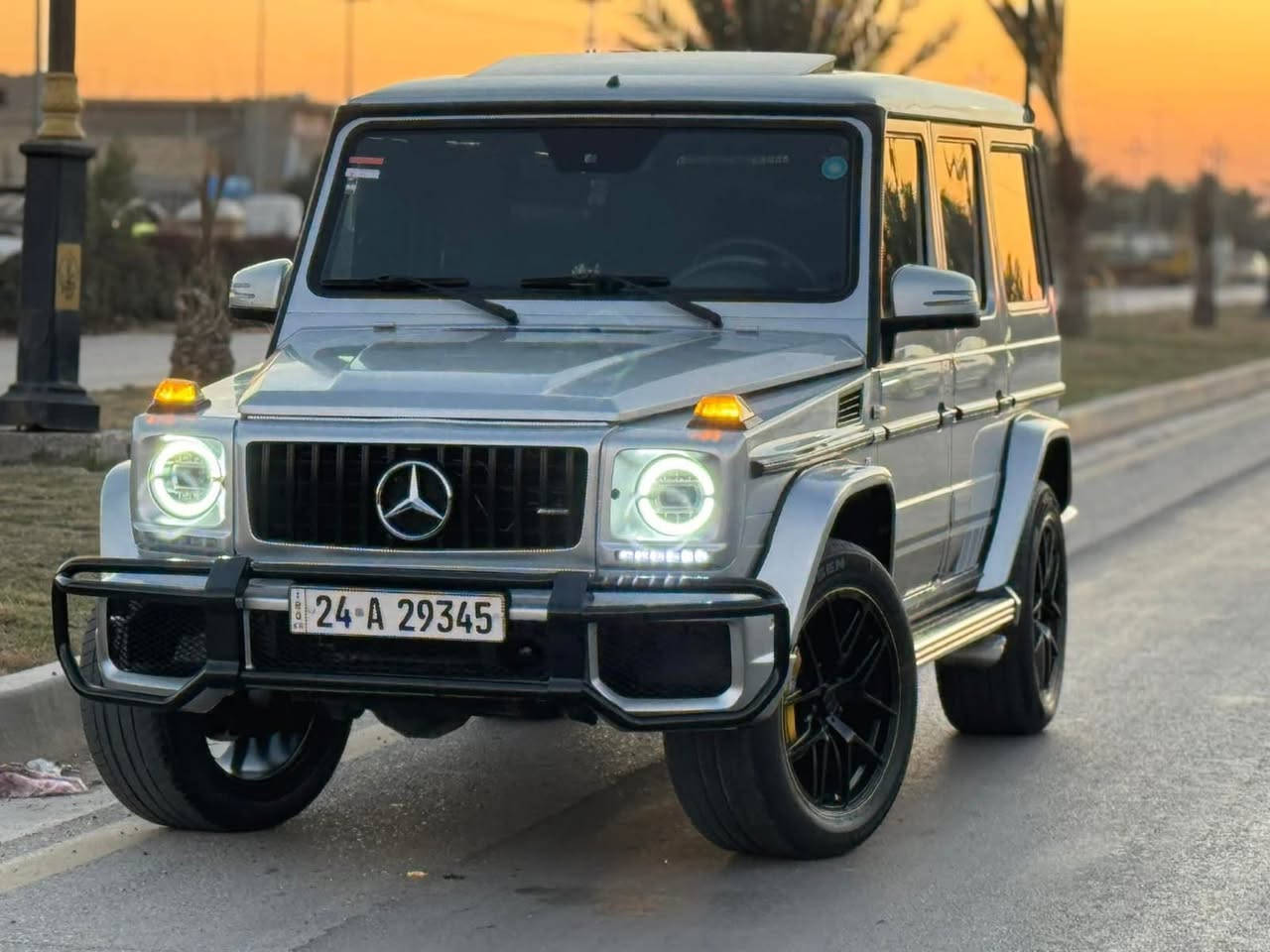 سلام وعليكم للبيع
جي كلاس موديل 2003 
بدون تحديث فقط البنيد محدث
بدون صبغ سيارة جاهزه 
بسمي سيارة رقم دهوك 
سعرها 289 وبيها مجال 

***********
