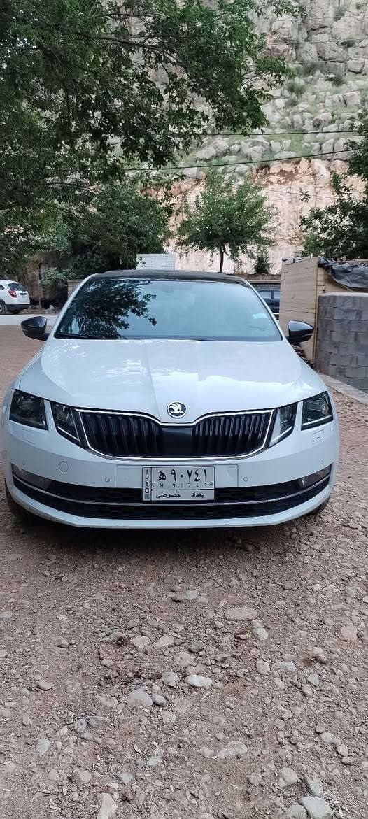 للبيع سكودا اوكتافيا ٢٠٢٠ فول مواصفات
كشنات كهرباء الامامي
محرك ١٦٠٠ تنفس طبيعي mpi كير اوتو ٦ نمر  
كشن متحرك اثناء التشغيل والاطفاء 

خزن كشن ٣ وضعيات

رادار امامي وخلفي

مرايا تعتيم الداخليه والخارجيه

ماسحة خلفيه كاميرا خلفيه 

بصمه فتحة لايت زنون لد بك لايت لد

ماشيه ١٨٦ الف وقابل للزياده صيانة كامله بالشركة قوايش داخلي وخارجي مي جديد تبديل دهن كير تبديل دهن بريك دسكات جديدة بلكات جديدة الياخذها درهم ميخسر عليها

السيارة مكفوله بس بيها دحجات مال شارع

بيها بعض الملاحظات البسيطة

السيارة بعد شهرين ويخلص حجزها السنويه قبل سنه منتهية اتعهدلك بالمداور باقية باسم الشركه بس تجي براءة الذمه كبل تداور باسم المشتري 

السعر ١١٩ وبيها مجال

***********

***********
