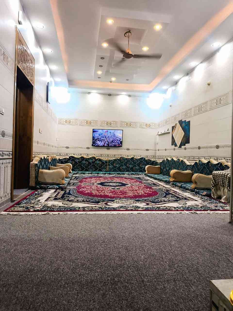 🏠 السلام عليكم ورحمة الله وبركاته
✨ للبيع منزل ركن في كربلاء – حي المجتبى ✨

📍 الموقع: حي المجتبى – مقابل المستوصف

📄 طابو صرف مباشر بدون ورثة

📐 مساحة الأرض: 200 متر

🏗️ سنة البناء: 2019 (بناء حديث)

مواصفات المنزل:

🔹 استقبال واسع 6×4

🔹 صالة كبيرة 8×4

🔹 5 غرف نوم:

▪️ غرفة 6×4

▪️ غرفتان 4×4

▪️ غرفة 5×4

▪️ غرفة أطفال 3.5×3

🔹 مطبخ 3.5×3

🔹 مطبخ حار خارجي

🔹 حمامات داخلية ومجاميع صحية خارجية.. على شارع 20

🔹 كراج سيارة بمساحة 50 متر

📞 للاستفسار:

*********** 

***********
