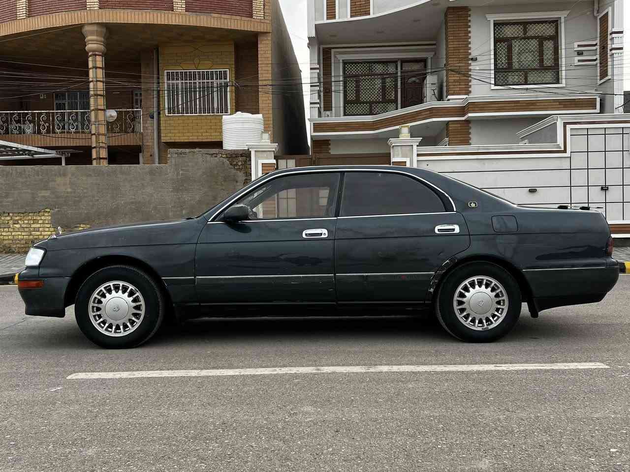 السلام عليكم اخوان 
تيوتا كراون موديل (1991) 
رقم بغداد انكليزي (باسمي) سنويه جديده تحويل مباشر ثاني يوم مكفوله من الكص والنقل جثه والكلبه والعيب الشرعي والضربه السياره بلاديه بدون صبغ مكينه وكير مكفولات شرط تبريد ثلج ❄️ ويه سويج منضومه كامله جديده دواخل جدا نضيفه بطاين أبواب جدد كهربائيات كلهه شغاله حداديه امامي خلفي كله جديد تراي اسفنج 2025 تخم تاير وتخم ويل جدد  سياره جديده ومال بيت جني 
العنوان واسط 
السعر 52 وبيه مجال 
رقم الهاتف ***********
