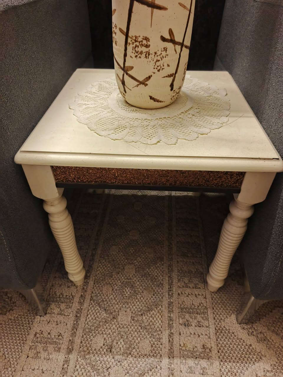 للبيع كلهن ب900
ميز طعام 4كرسي
تخم 8 مقاعد
طبلات عدد5 واحدة كبيرة و4 صغار
مغسلة حمام 
***********
