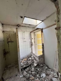 كادر مختص • ترميم وتشطيب • تنظيف ورفع انقاض