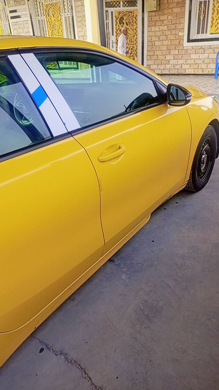 سلام عليكم فورتي لبيع موديل 2019 سنويه 2030 بسمي تحويل ثاني يوم سياره مصفره هيا وقرمات سياره حدثه بس  بل دعاميه شويه من جمالغ تجي تفحص وسونور يحكم سياره جاهزه من كلشي مابيه كل نقص سياره فول من عده لبصمه سعر 135 بيها مجال حك جيه رقم ***********
