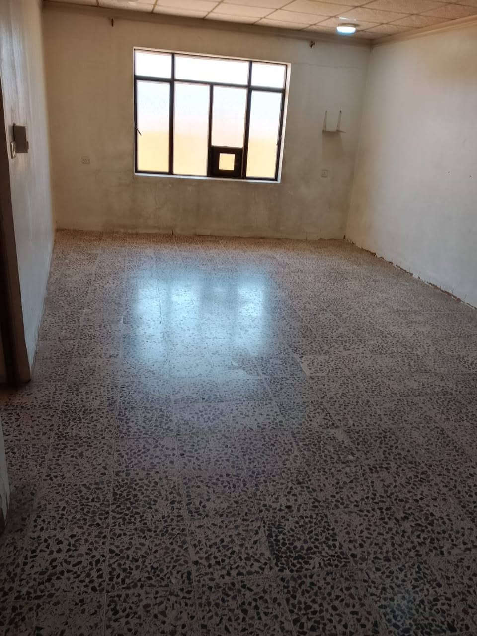 بيت للأيجار حي البكر
ثلاث غرف نوم +هول واستقبال ومطبخ وصحيات  ***********وتساب
