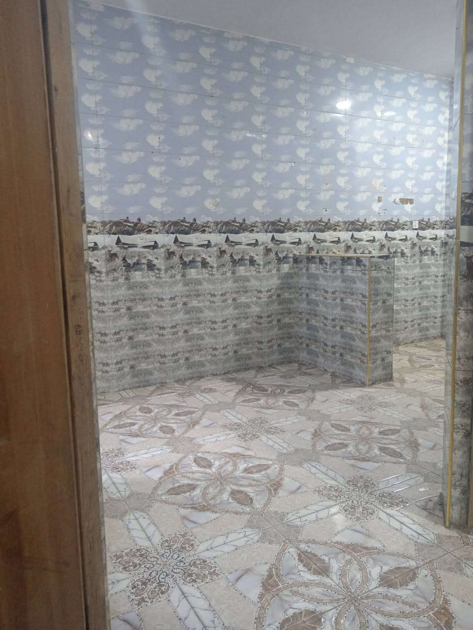 السلام عليكم
دار للإيجار
مساحة ١٠٠ م  طابق واحد غرفة نوم وهول ومجمع صحيات ومطبخ
حلة حي نادرالاولى خلف فندق أسد بابل
ملاحظة مطلوب عائلة صغيرة نفرين
خدمات ماء كهرباء مجاري تبليط قريب جدا من الشارع العام
للاستفسار*********** ابورامي لبيع وشراء العقارات في بابل مكتب البيت الأمين حلة نادر الأولى قرب آسواق الجمل ملاحظة نستقبل جميع عروض البيع والشراء والايجار الرهن
