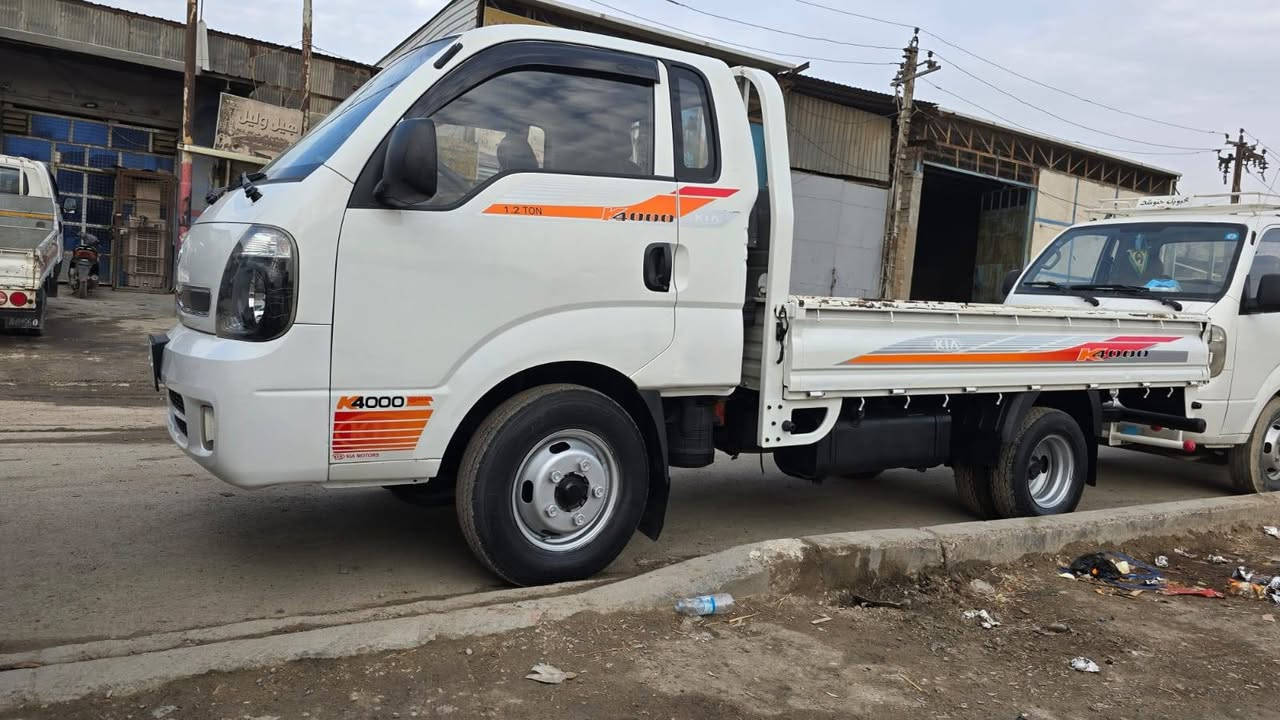 السلام عليكم ورحمة الله وبركاته
البيع كيا فحل رقم بغداد
 موديل 2013
مكينه جديد تخم تاير محور ١٤  استد ٢٧
سياره جاهزه من كل النواحي
 العنوان بغداد ***********
