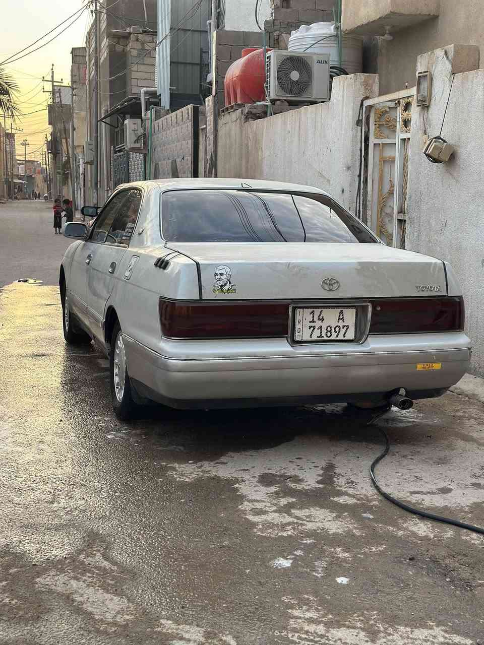 السلام عليكم بطه فصل مديل 95مكينه ثنين ونص ديلكو مكينه وكير مكفولات السياره مكفوله كص ونقل جثه سنويه بسمي تحول ثاني يوم رقم انكليزي جديد   السياره جديده مصبوغه عام فقط 
تخم تاير جديد كهربائيات جديده لايت زنون شاشه تبريد حداده نص عمر مكاني بصره شط العرب تنومه 
سعرها 65 وبيها مجال ***********
