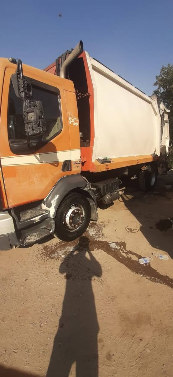 سلام عليكم كابسة فالفو للبيع سياره كبس ميكانيكي كير عادي بس محرك بي بخار سعر 85 رقم ***********
