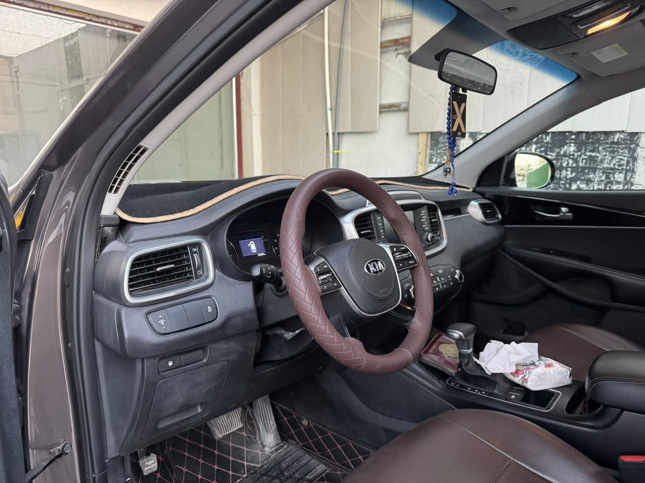 سورنتو 2020 أمريكيه بدون حادث
6 سلندر 7 راكب رقم بغداد 
السياره كلش نضيفه 
السعر المطلوب 206 او مراوس بتوسان خليجي


**إذا كنت صاحب هذا الإعلان وتريد حذفه لأي سبب، رجاءا أرسل رسالة إلى الدعم الفني**