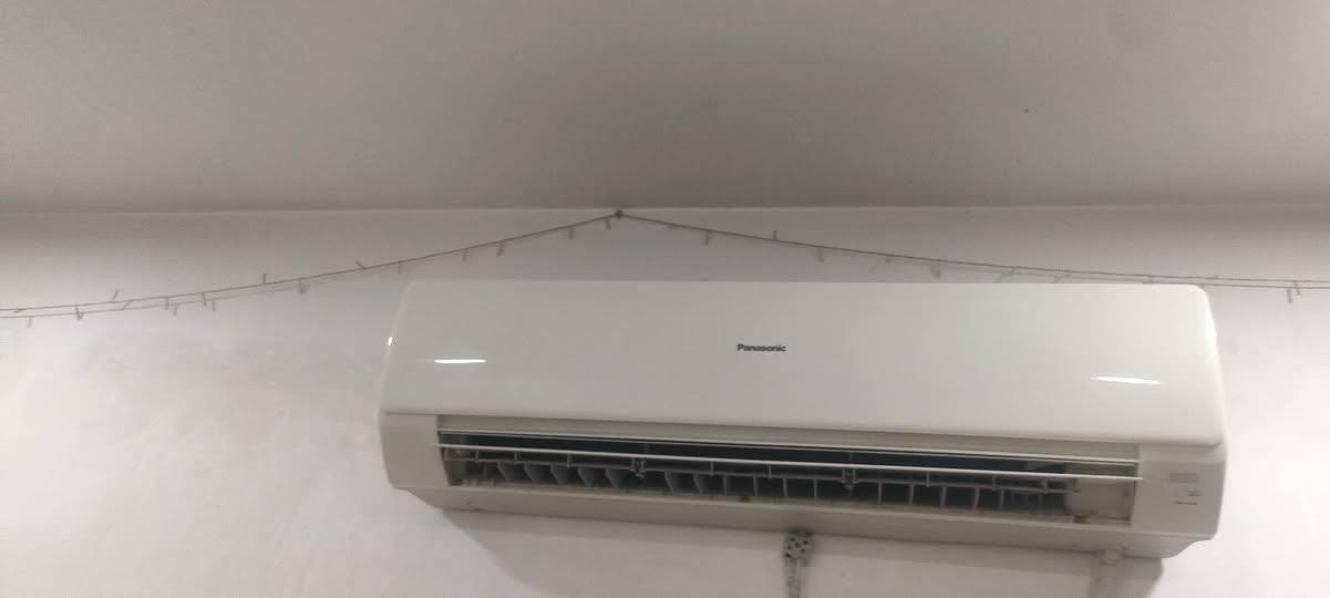 السلام عليكم 
للبيع سبلت بانوسونيك طن ونص (مبدل كومبريسر) صارله سنين شغال قبل اربع سنوات صار بي ليك وسويته ويشتغل مثل الورد 
هسة على غفله فقد غازه احتمال ليك واحتمال بواري مااعرف
اكتب السعر الي يوالمك وما نختلف
مكاني بغداد الاعظمية نهاية شارع الضباط
#(***********) احمد
