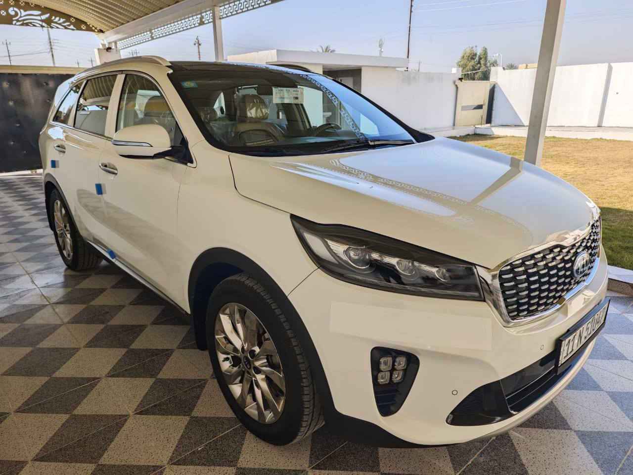 كيا سورنتو 2020 كفاله عامة  بسمنا بوضع الشركه 
ماشية 84 فول مواصفات ماعدة الفور ويل 
5 بصمات واشاير ترحيب 
بانوراما 
كشنات كهرباء 
شاشة كبيرة تحكم ستيرن 
4انضمه قيادة 
7 راكب + 3 قطع تبريد 
بردات خلفية بلادي 
لايت عدسات زنون بلادي 
صندوك كهرباء 
صاج ملكي 
تايرات الشركه جواها واني بدلت زوج منهن سبير منازل 
السعر 270 وبي مجال 
مكاني بغداد التاجي 
***********
