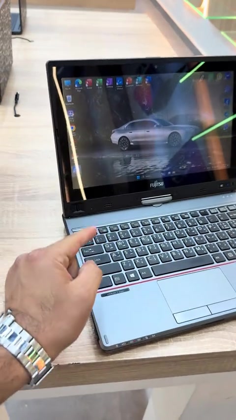 عرض خاص بس 125 الف وتوصيل مجاني  موصفاته  i5 جيل 5 رام 4 قابل للتطوير هارد 300G لمس وقلاب مع قلم  ضمان شهرين اي خلل مصنعي للحجز رقمك وعنوانك واتساب  ***********
