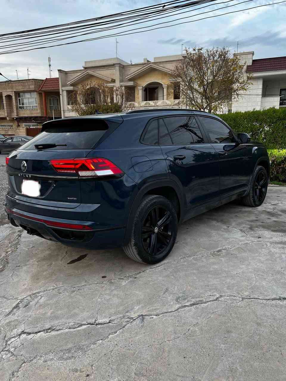 أطلس كروس سبورت موديل ٢٠٢٣ مواصفات SEL R-line blak محرك ٦ سلندر ٥ راكب ماشية ٣١ الف داخل بيجي بدون صبغ بدون ايرباك مكانين صغير تعديل فقط صورة حادث موجود فول فول بانوراما فور ويل داخل ليد رادارات وحساس أمامي وجانبي وخلفي سعر ٢٩٥ ورقة مكان السيارة اربيل *********** واتس آب *********** كورك
