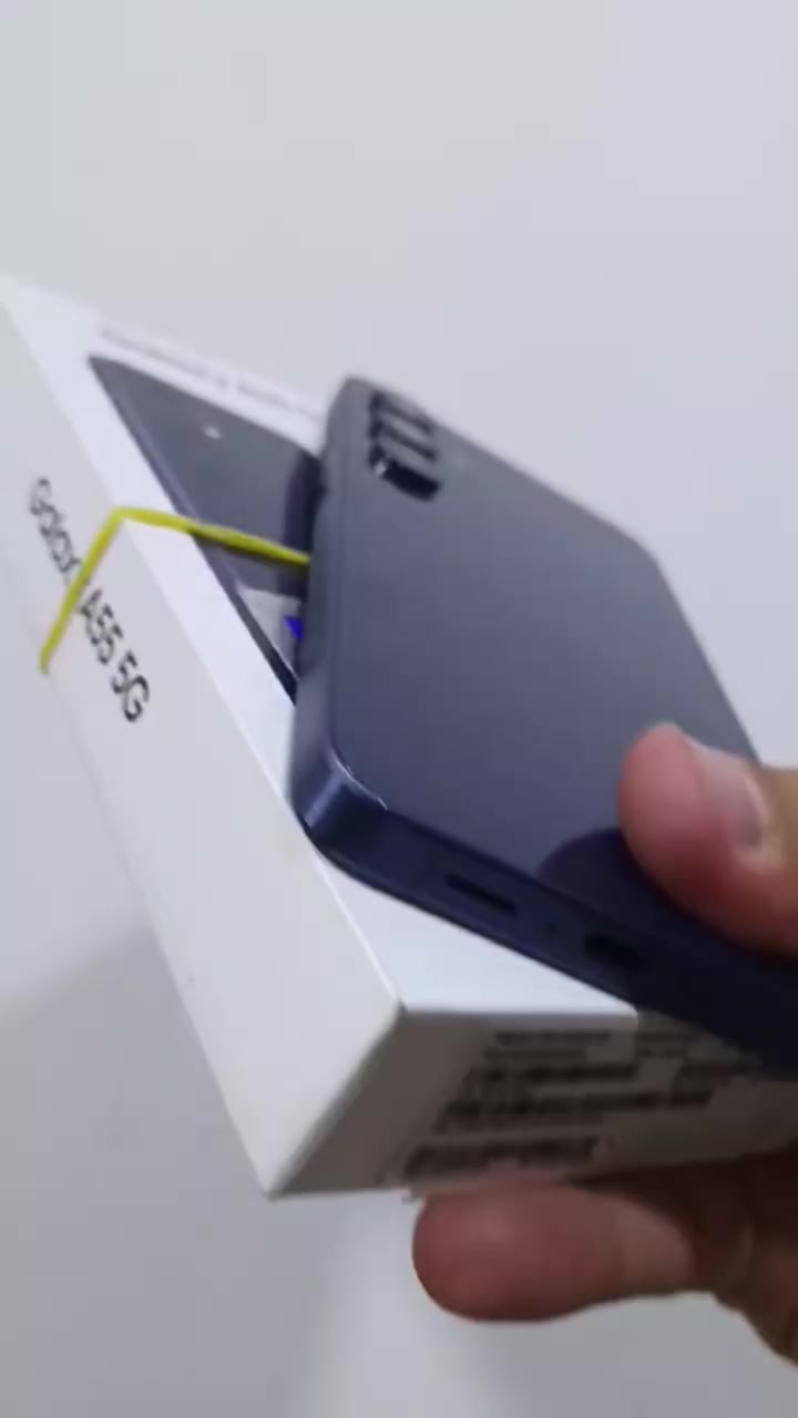 السلام عليكم
كلكسي A55 مكفول منل زلغ شرط 💥
مستخدم قليل ذاكره ٢٥٦ رام ٨ اعلى شي بصمه مدمجه بل شاشه جهاز مواصفات قويه وكامره مرتبه كلش وبطاريه ٥٠٠٠ يرهم بيع ومراوس للتواصل *********** سعره ٣٢٥ وبيه مجال بخدمت الشراي 🤍
