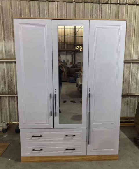 مجموعة اغراض جديدة للبيع اسعار حلوة اي استفسار دزولي طلب صداقة واني اتواصل وياكم او على الرقم واتساب ***********🌹
