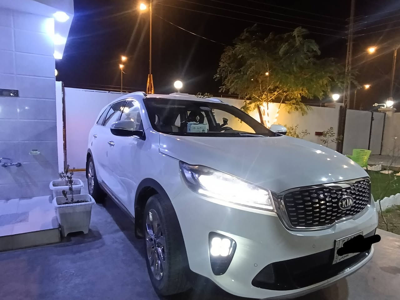 السلام عليكم سورنتو موديل 2019 وارد خليجي ماشيه 83الف رقم بغداد السياره مكفوله محرك 6 سلندر مواصفات كامله ما عدا بانوراما 
السعر 255 ورقه وبيهه مجال *********** المكان الانبار فلوجه
