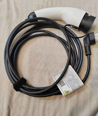 شاحنه اصليه مال بي وايدي  المكان بغداد  07801996622