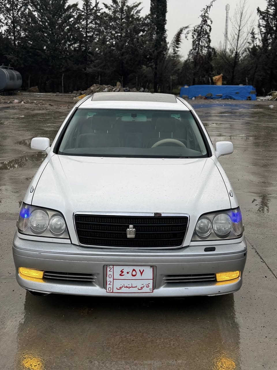 سەرەتا بەناوی خوای گەورە
مەلیکە ٢٠٠٢ 
پیش عییونی دوا کریستاڵ 
مووس موووس 
٣ دووگمەی ناوزەرد پەردە
سڵاید 
هەموو گیانی بەشەرت 
بەشەرتی گێڕ و مەکینە و تەبردید و کەڤەر گۆڕا و شەنسی کۆسسەرە هەمووی بەشەرت 
شوین سلیمانی 
ژ.م ***********
گۆڕینەوە ناکەم بەس فرۆشتن سعری 
٤٨ گەڵا و معامەلەیەکی برایانە
