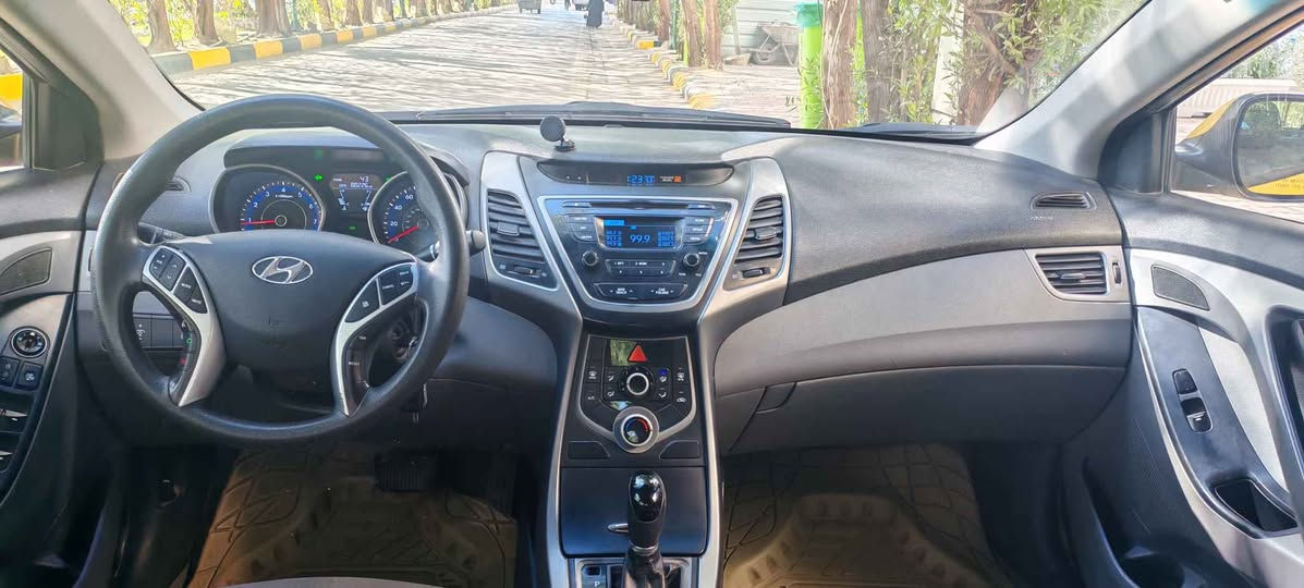 النترا 2016 أمريكي حادث بنيد و جاملغ والباقي ليبل واحد 
مكينه 1800 دوش (ماشيه 88)  رقم انجليزي وسنويه وهزه جديده وبسمي المكان كربلاء
السعر 115.. غير متواجد ع فيس
اتصال فقط  *********** كربلاء, العراق
